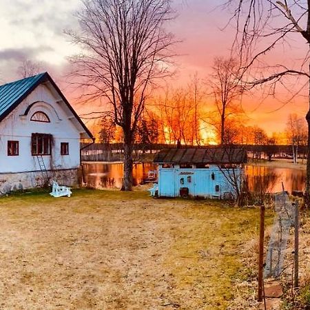 Romantic Spa Villa With Fireplace By The Lake Stjarnsund Buitenkant foto