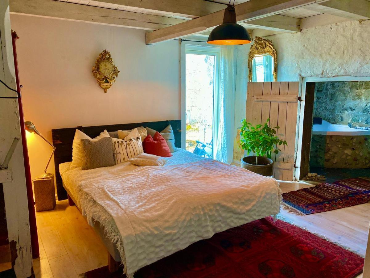 Romantic Spa Villa With Fireplace By The Lake Stjarnsund Buitenkant foto