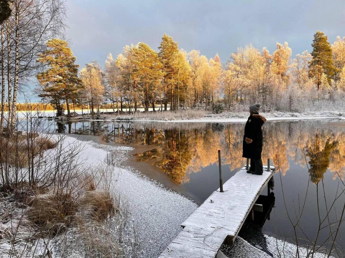 Romantic Spa Villa With Fireplace By The Lake Stjarnsund Buitenkant foto